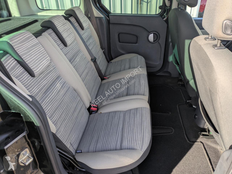 Véhicule utilitaire Renault KANGOO II COMBI 1.5...
