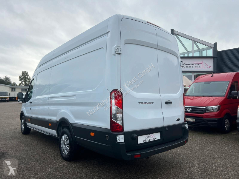 Véhicule utilitaire Ford 350 L4H3...