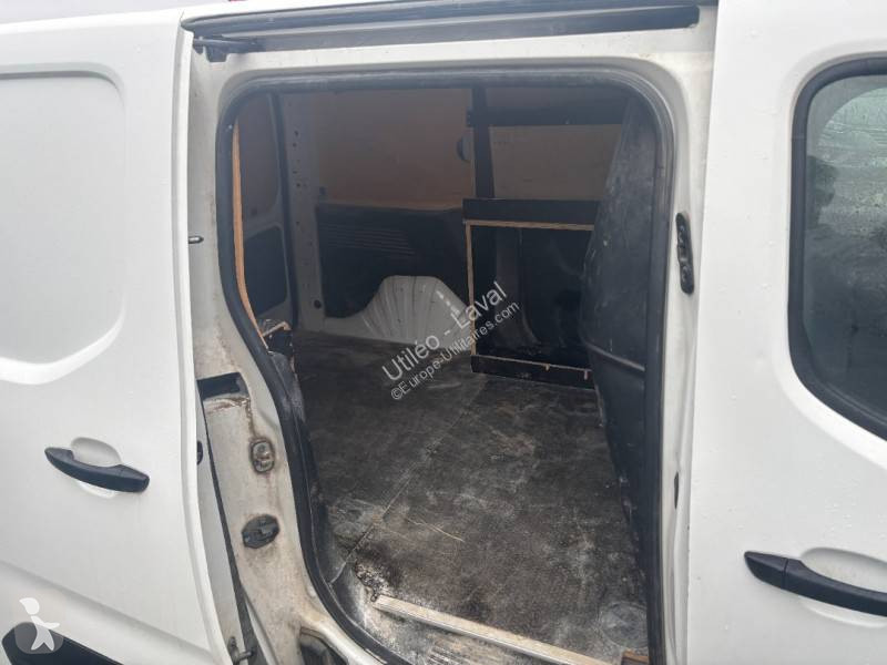 Toyota MEDIUM 1.5L 100CH D-4D van