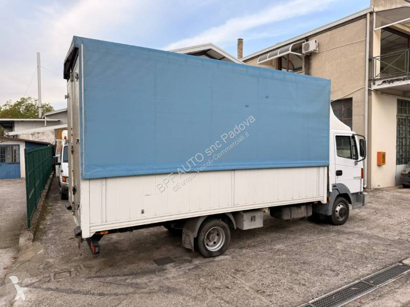 Nissan 120.35 van