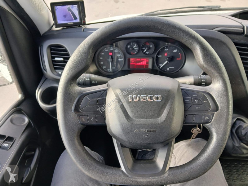 Furgoneta Iveco 35C16 3.0 20m3 con puertas...
