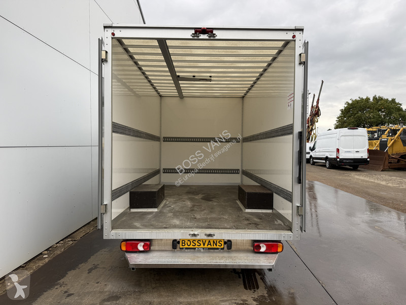 Užitkové vozidlo Renault Plancher 2.3 DCI 145PK...