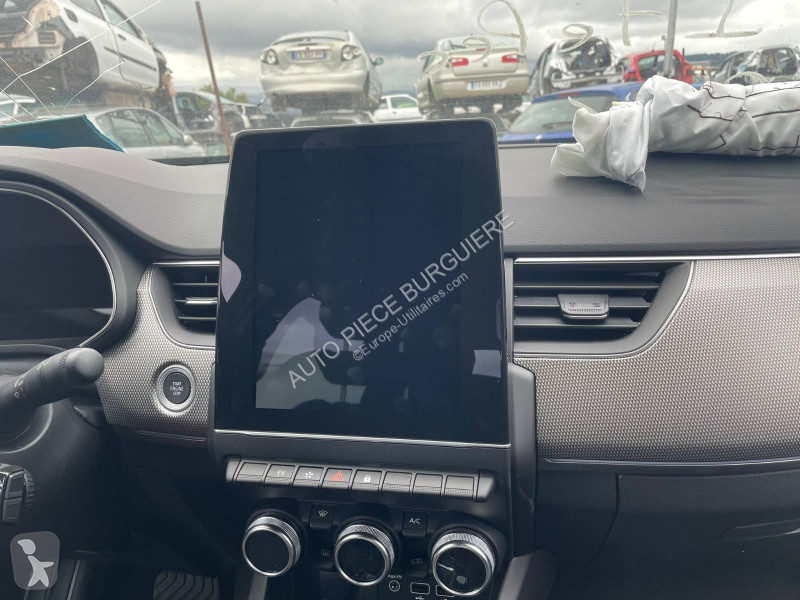 Užitkové vozidlo Renault 1.6 E-Tech Hybride 145...