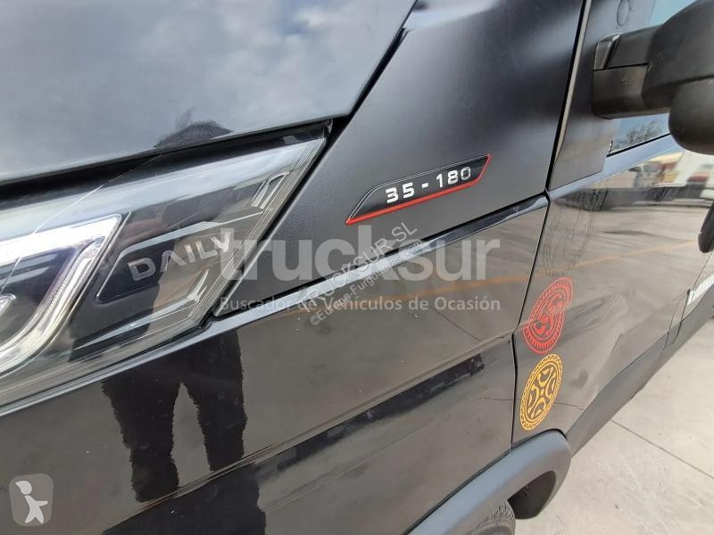Furgoneta Iveco DAILY 35S18 16M3