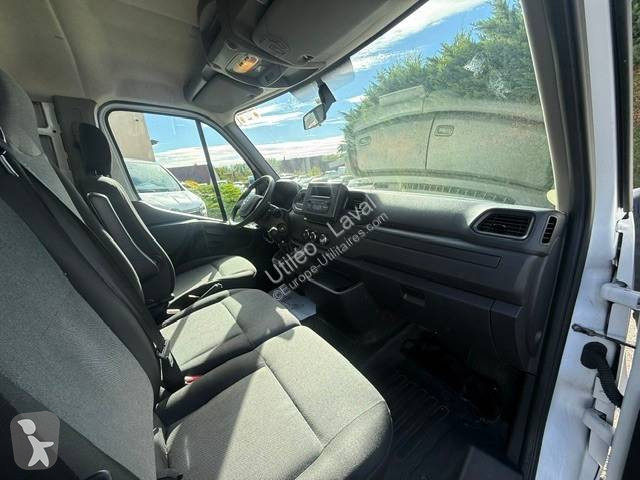 Nissan RJ L4H1 2.3 DCI 165CH ACENTA van