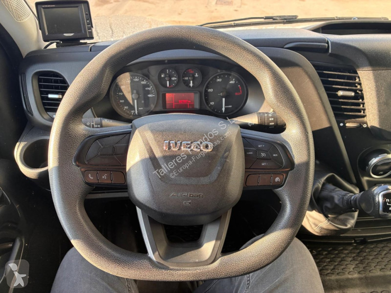 Furgoneta Iveco 35C16 H 3.0 con puertas traseras