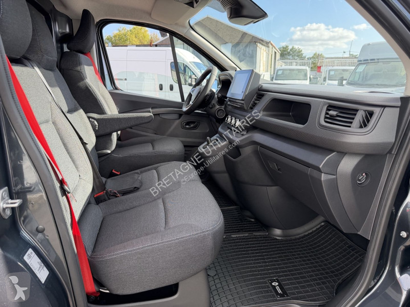 Furgoneta Renault TRAFIC III FG COMETE L1H1 3T...