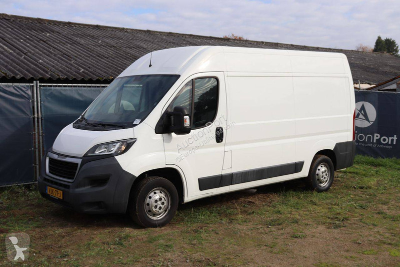 Véhicule utilitaire Peugeot