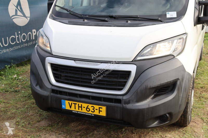 Véhicule utilitaire Peugeot