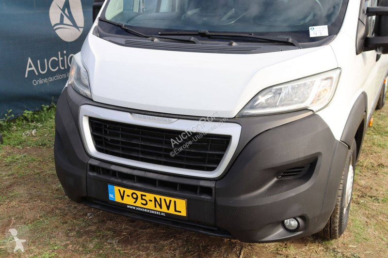 Véhicule utilitaire Peugeot