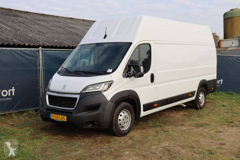 Véhicule utilitaire Peugeot
