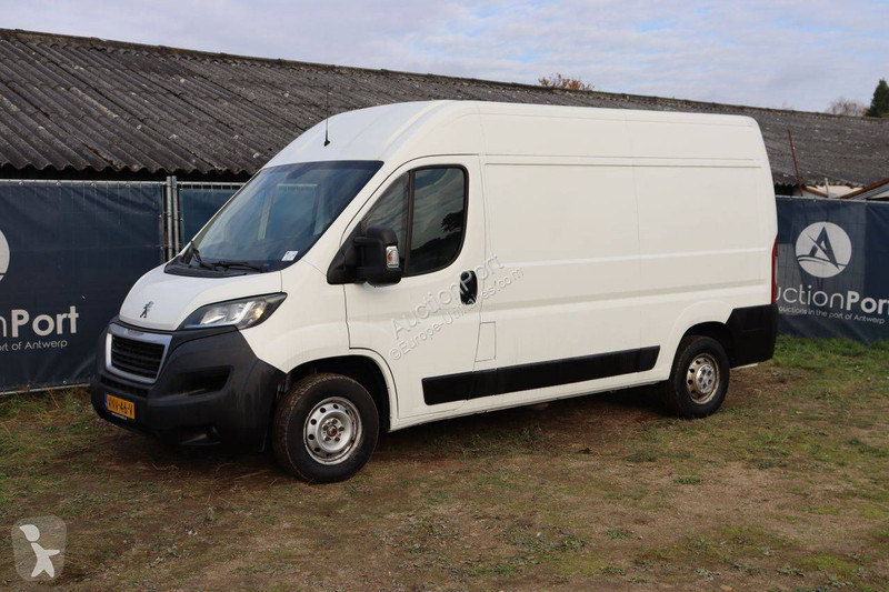 Véhicule utilitaire Peugeot