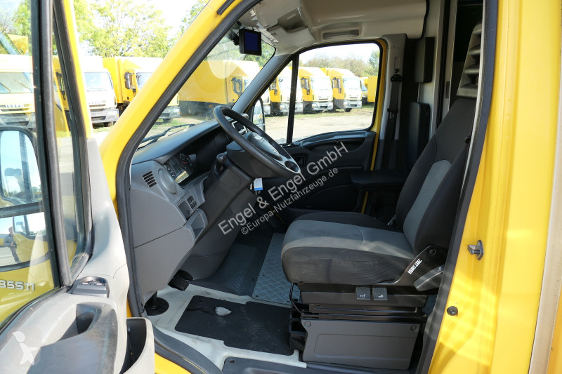 Iveco Daily 35 S11 C30C AUTOMATIK KAMERA Regale...