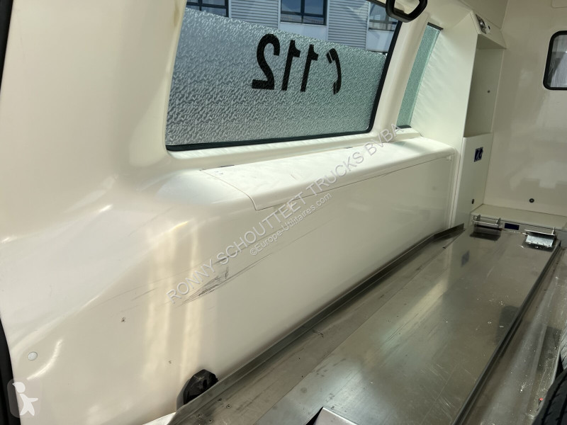 Véhicule utilitaire Volkswagen T5 2.0 TDI 4x2...