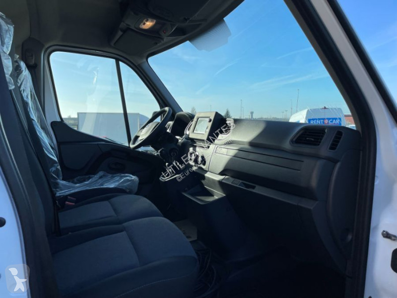 Véhicule utilitaire Nissan