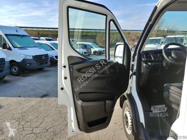 Furgoneta Iveco DAILY - 35S16