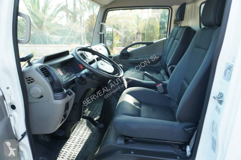 Furgoneta Nissan