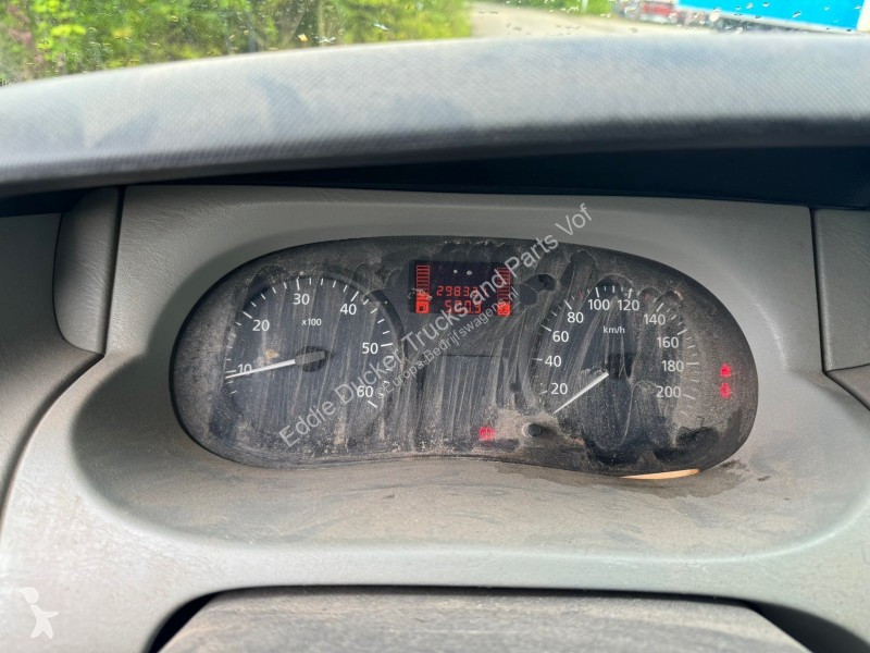Véhicule utilitaire Renault 1200 L2 H1 1.9 DCI 82