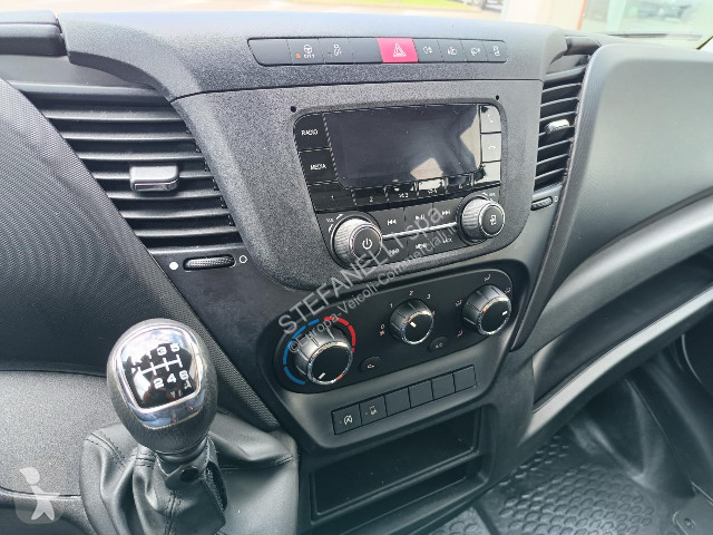 Véhicule utilitaire Iveco DAILY 35C14 D...