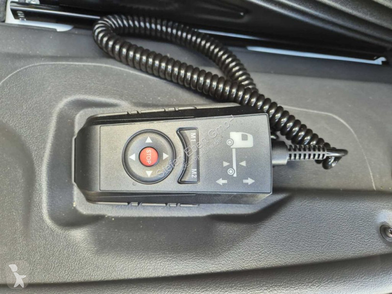 Furgoneta Mercedes 818 L Fahrgestell, 2 Stück...