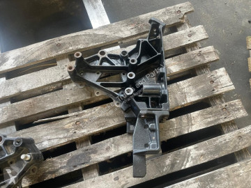 Vrachtwagenonderdelen Renault R4 7421116690 / 21116690 STEUN RECHTS