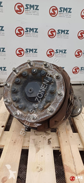 Iveco Occ wielnaaf + remklauw links meeloopas Iveco