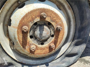 محور العجلة Nissan