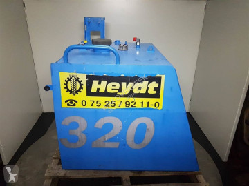 Резервни части за тежкотоварни превозни средства Fuchs MHL320-Terex 6732014000-Fuel tank/Kraftstofftank