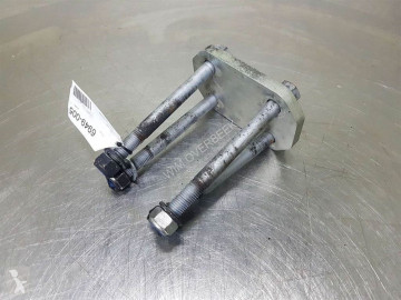 Резервни части за тежкотоварни превозни средства Yanmar V70-6435611004-Axle mounting/Achsbefestigung