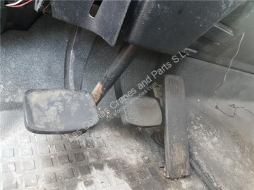 Резервни части за тежкотоварни превозни средства Renault Midliner Pédalier pour camion
