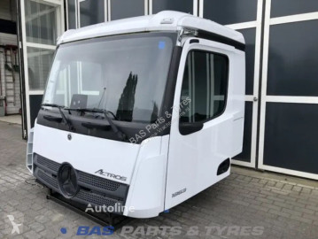 Кабина Mercedes нови