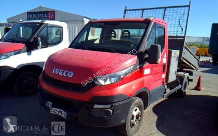 Con volquete Iveco