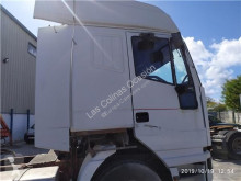 Ricambio per autocarri Iveco Eurostar Aileron Lateral pour tracteur routier (LD) LD440E46T usato