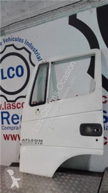 日产Atleon重型卡车零部件 Porte Puerta Delantera Izquierda pour camion 210 二手