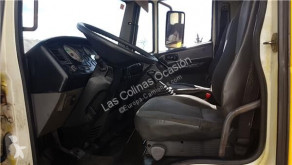 Repuestos para camiones Nissan Atleon Siège pour camion 110.35, 120.35 cabina / Carrocería usado