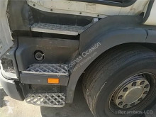 Náhradní díly pro kamiony Scania Marchepied pour tracteur routier 4 použitý