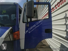 Repuestos para camiones Nissan Atleon Porte pour camion 110.56, 120.56 usado