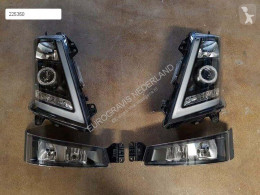 قطع غيار الآليات الثقيلة النظام الكهربائي إنارة ضوء الضباب الأمامي Volvo Phare antibrouillard COMPLEET SET DEPO XENON Koplamp / pour tracteur routier FH4 (FH16 LOOK ) neuf