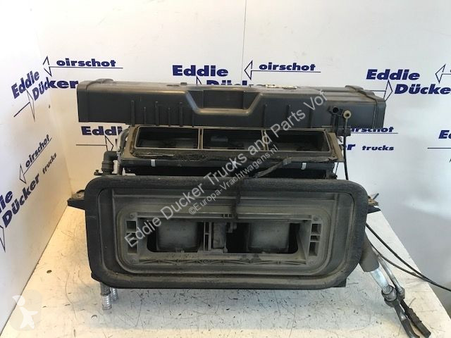 Pièces poids lourds Mercedes A 9438300160...