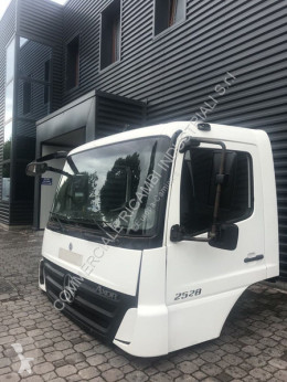 Repuestos para camiones Mercedes Axor cabina / Carrocería cabina usado