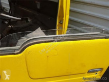 Repuestos para camiones Nissan Cabstar Vitre latérale pour camion 35.13 usado