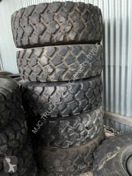 Michelin tyres 6x 355/80R20 - INCL STEEL RIM (8 BOLTS) * AS NEW* / 6x PNEUS AVEC JANTES 355/80R20 *COMME NEUF*
