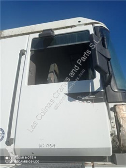 قطع غيار الآليات الثقيلة Renault Magnum Porte Puerta Delantera Derecha E.TECH 480.18 pour camion E.TECH 480.18 مستعمل