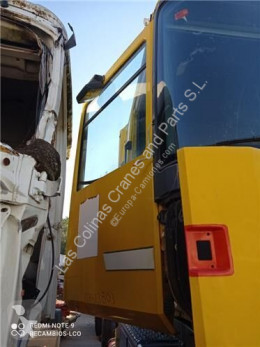 雷诺Magnum重型卡车零部件 Porte Puerta Delantera Derecha AE 430.18 pour camion AE 430.18 二手