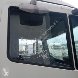 Repuestos para camiones Nissan Atleon Porte LUNA PUERTA DELANTERO DERECHA 110.35, 120.35 pour camion 110.35, 120.35 usado
