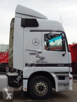 Teherautó-alkatrészek Aileron SPOILER LATERAL IZQUIERDO Mercedes-Benz ACTROS pour tracteur routier MERCEDES-BENZ ACTROS használt