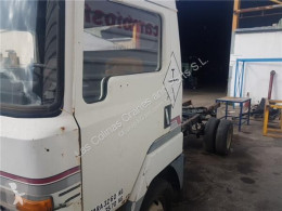 Repuestos para camiones Nissan Porte Puerta Delantera Izquierda L 35 08 CESTA ELEVABLE pour camion L 35 08 CESTA ELEVABLE usado