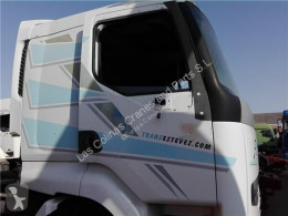 Ricambio per autocarri Renault Premium Porte Puerta Delantera Derecha Distribution 420.18 pour camion Distribution 420.18 usato