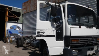 Repuestos para camiones Volvo FL Porte Puerta Delantera Derecha 6 611 pour camion 6 611 usado