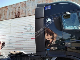 Pièces détachées PL Iveco Stralis Aileron Spoiler Lateral AD 440S45, AT 440S45 pour camion AD 440S45, AT 440S45 occasion